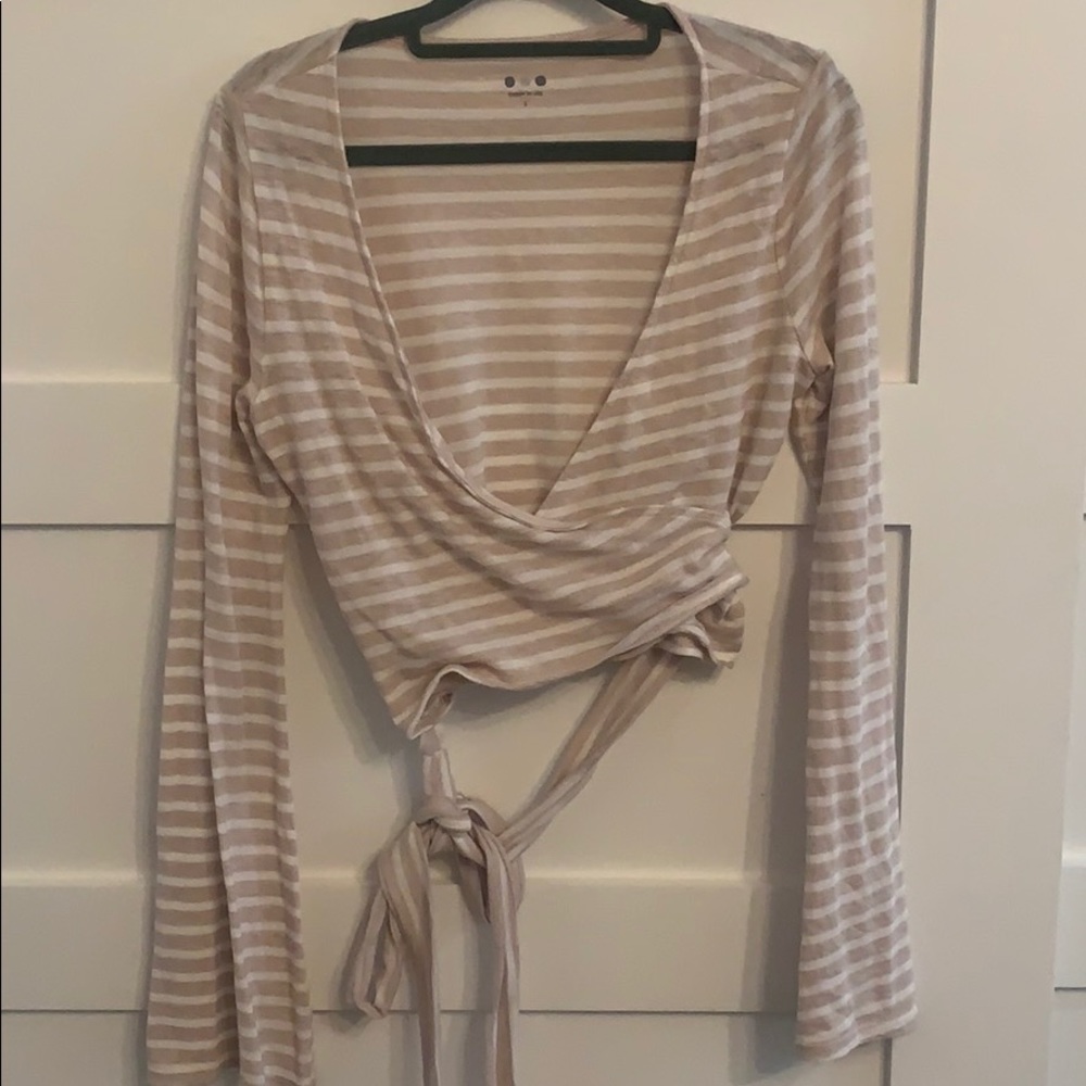 Three dots striped wrap top